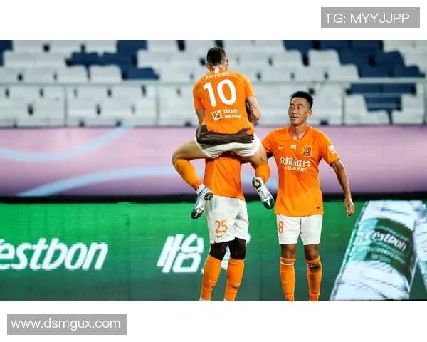 重庆篮球队在全国锦标赛积分榜上以90分稳居第一名展现强劲实力